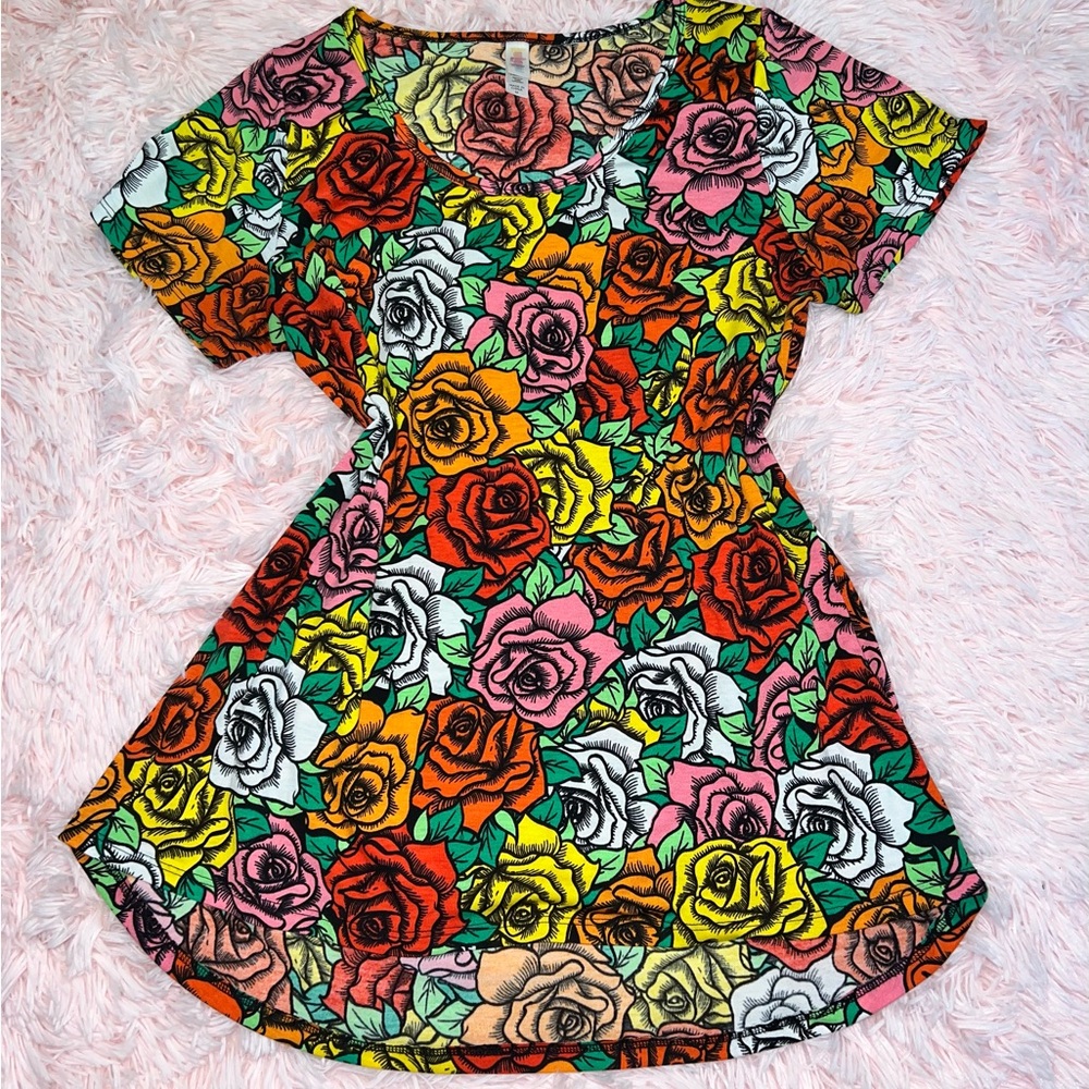 LuLaRoe Rose Classic Tee
